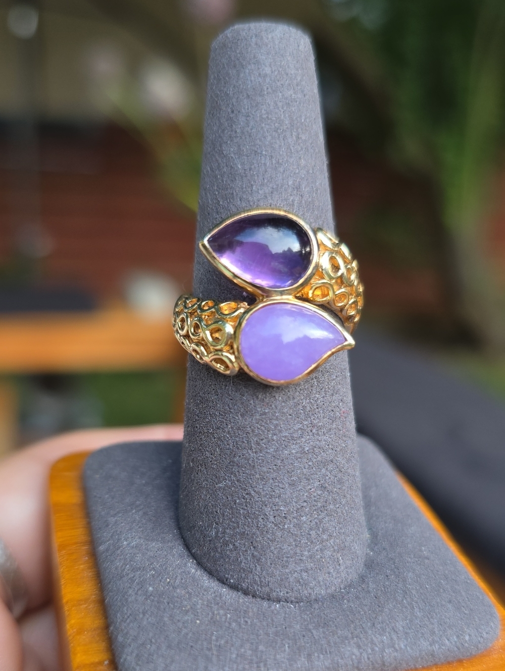 Gold-Tone Purple Teardrop Bypass Ring, sz 8